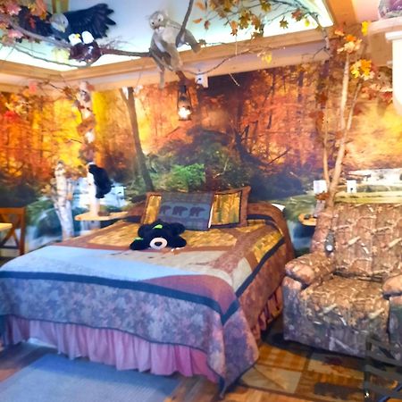 Bear Cove Inn Saint Ignace Eksteriør billede