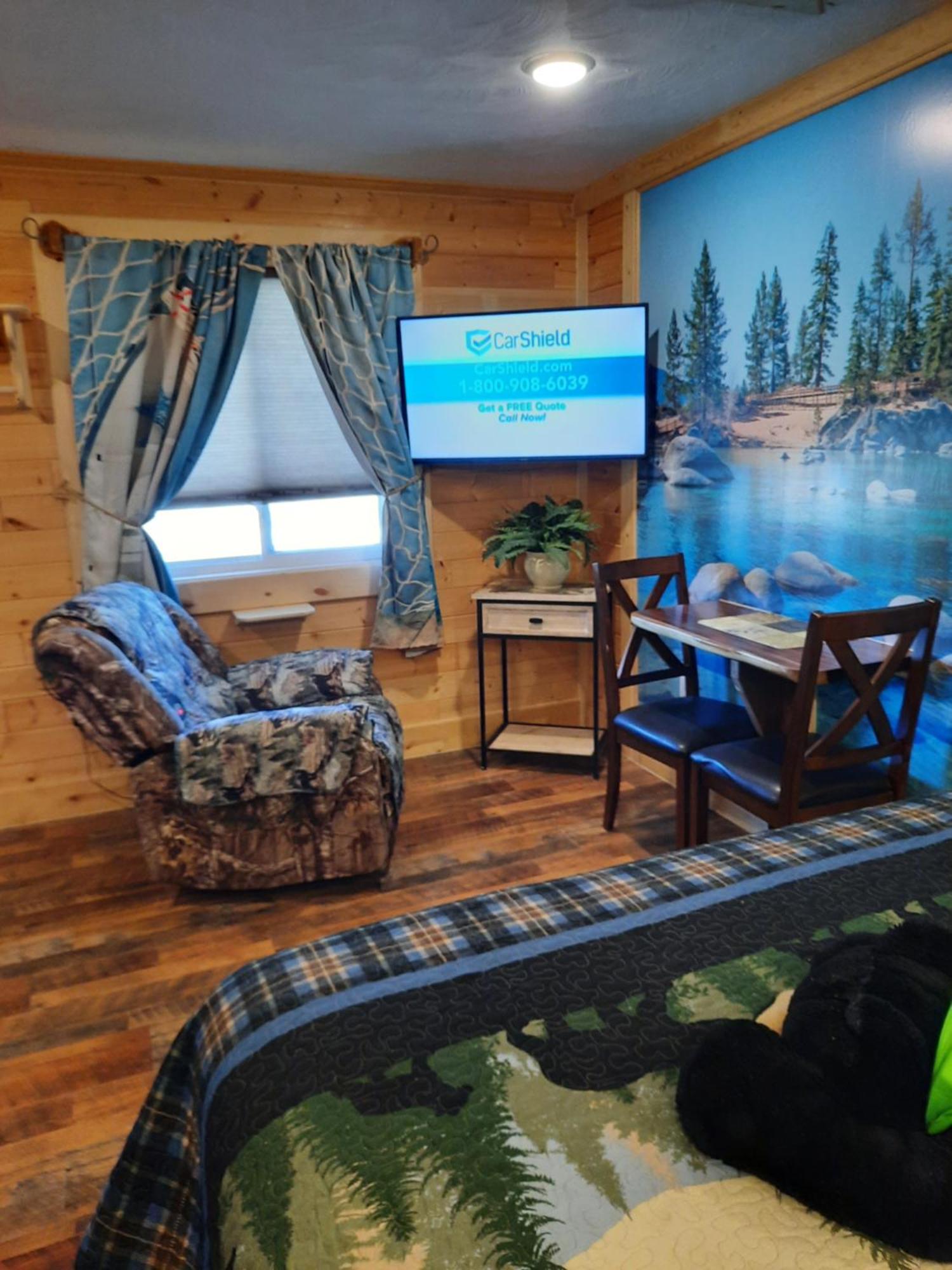 Bear Cove Inn Saint Ignace Eksteriør billede