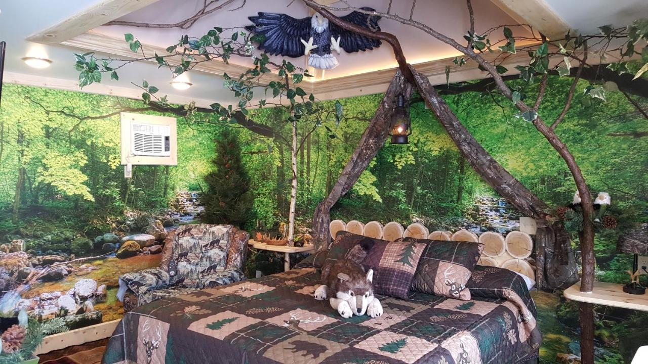 Bear Cove Inn Saint Ignace Eksteriør billede