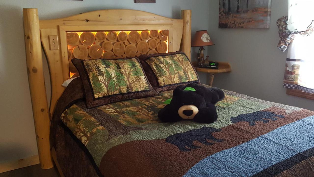 Bear Cove Inn Saint Ignace Eksteriør billede