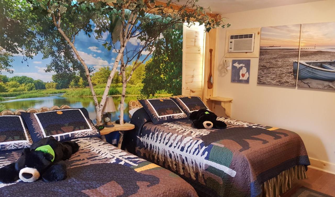 Bear Cove Inn Saint Ignace Eksteriør billede